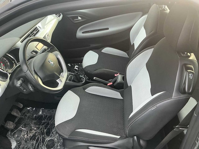 2013 citroën ds 3 pure tech vti 82 chic personenauto - afbeelding 2 van  27