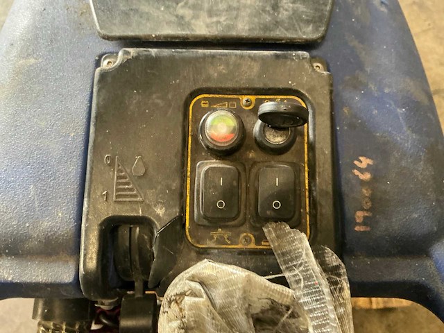 2013 dulevo h404m veegmachine (69004-1) - afbeelding 6 van  7