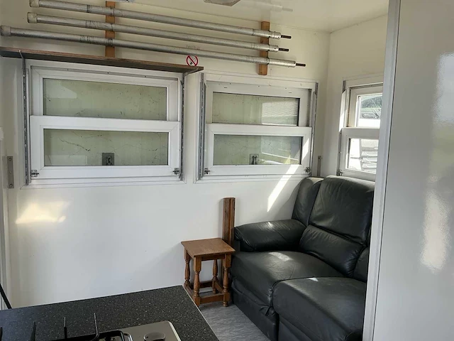 2013 eurowagon woonunit - crewcabin - afbeelding 1 van  13