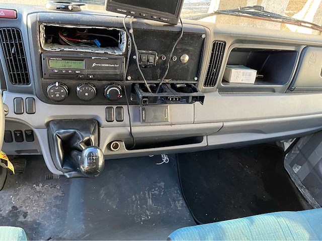 2013 fuso canter met oplegger (2020) - afbeelding 21 van  48