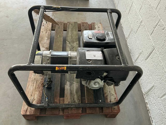 2013 genermore en8000 stroomgenerator - afbeelding 1 van  6