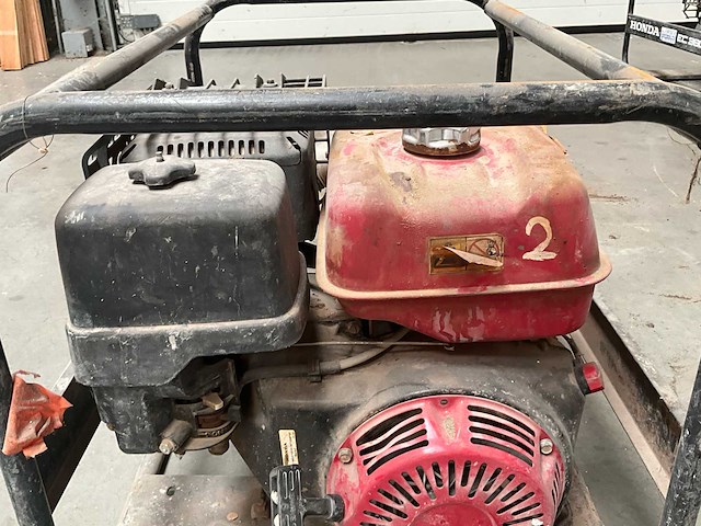2013 honda ec5000f stroomgenerator - afbeelding 10 van  13