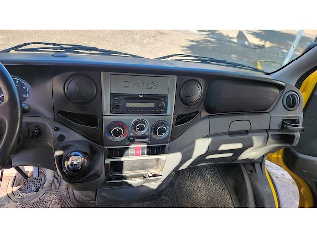 2013 iveco 40c14g 3.0d truck with crane 111.560km - afbeelding 11 van  24