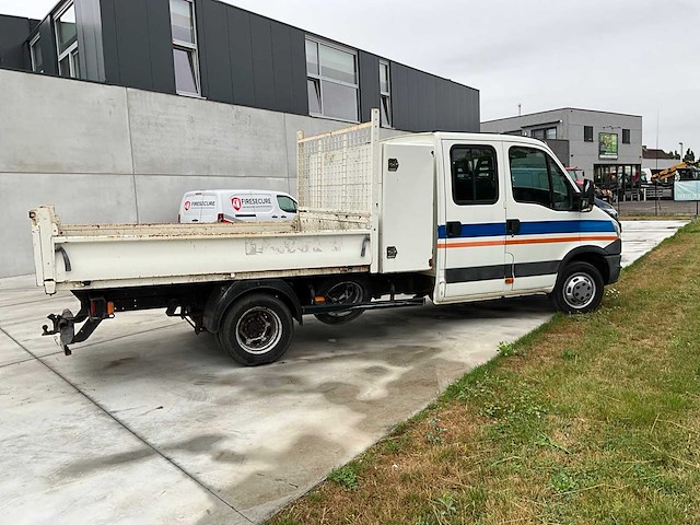 2013 iveco daily kipper dubbele cabine lichte vrachtwagen - afbeelding 28 van  31