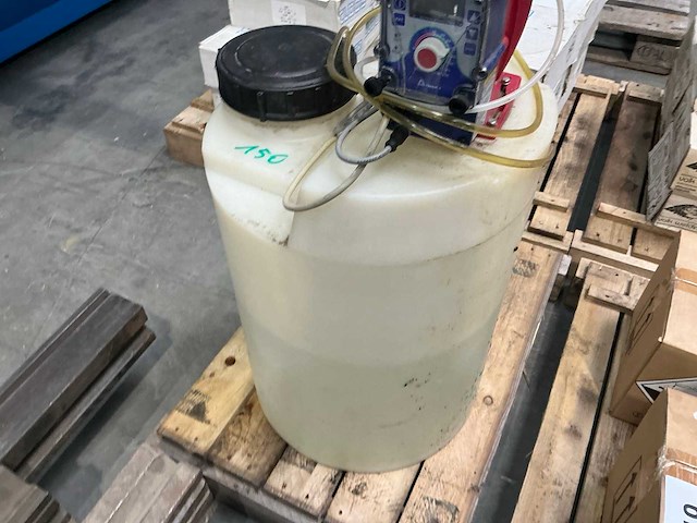 2013 iwaki ewn-c21vcera doseerpomp met reservoir - afbeelding 3 van  3