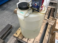 2013 iwaki ewn-c21vcera doseerpomp met reservoir - afbeelding 3 van  3