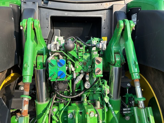 2013 john deere 6210r vierwielaangedreven landbouwtractor - afbeelding 8 van  34