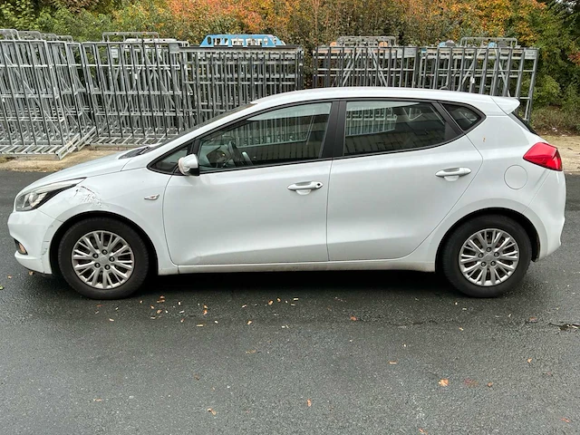 2013 kia cee'd jd 1.4 crdi 90 auto - afbeelding 2 van  41