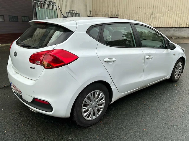 2013 kia cee'd jd 1.4 crdi 90 auto - afbeelding 37 van  41