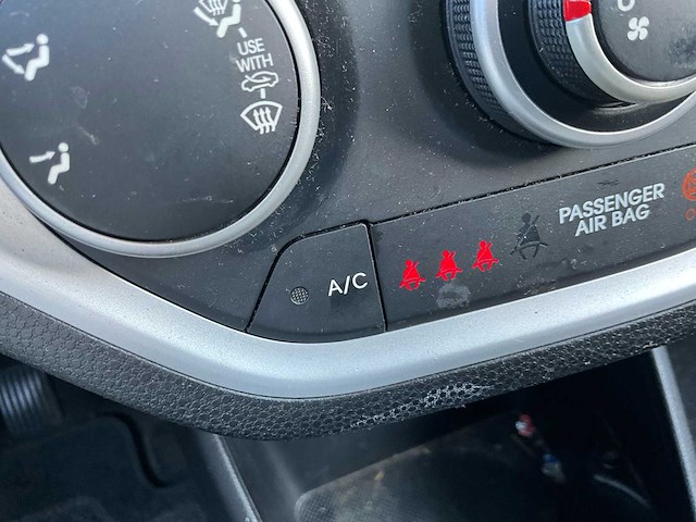2013 kia picanto - benzine - airco - afbeelding 22 van  44