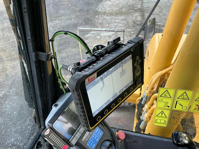 2013 komatsu hb 215 lc - 1 rupsgraafmachine - afbeelding 19 van  28