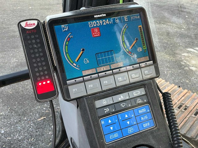 2013 komatsu hb 215 lc - 1 rupsgraafmachine - afbeelding 20 van  28