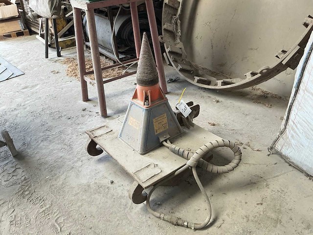 2013 letec lks150 hydraulische kegelsplijter - afbeelding 1 van  6