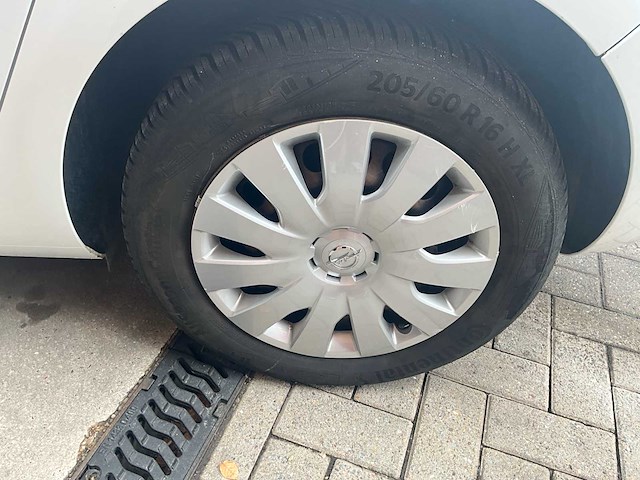 2013 opel astra - automaat - airco - afbeelding 34 van  37