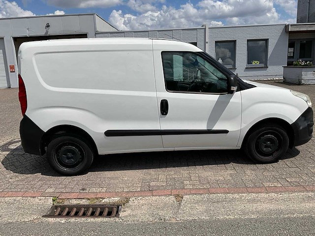 2013 opel combo-d-van lichte vrachtwagen - afbeelding 26 van  29