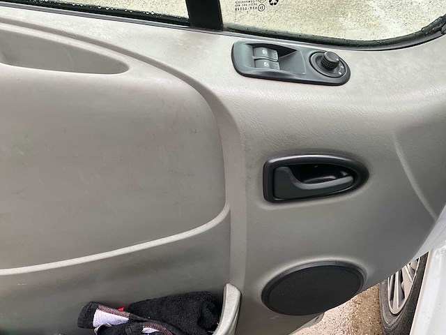 2013 opel vivaro lichte vracht - ingericht - afbeelding 23 van  47