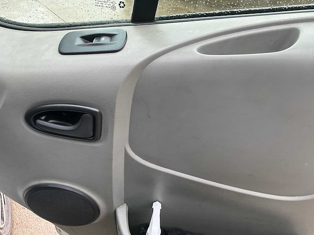 2013 opel vivaro lichte vracht - ingericht - afbeelding 17 van  22