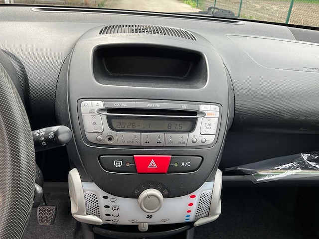 2013 peugeot 107 - afbeelding 11 van  35