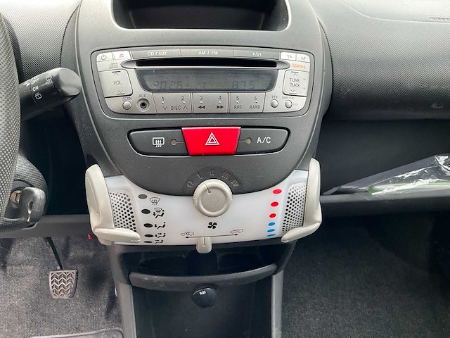 2013 peugeot 107 - afbeelding 14 van  35