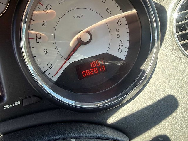 2013 peugeot 308 auto - afbeelding 16 van  25