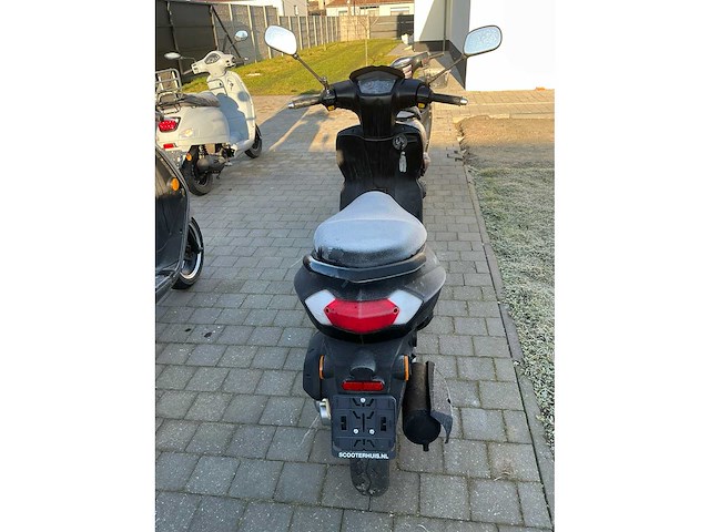 2013 peugeot k1 brommer - afbeelding 8 van  9