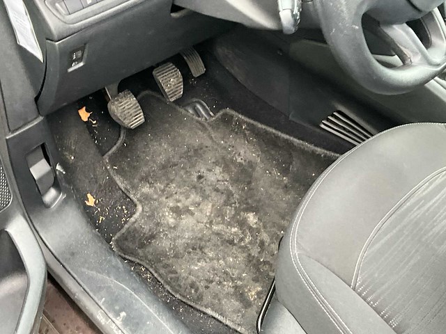 2013 peuguet 208 - afbeelding 14 van  28