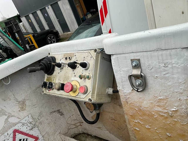 2013 renault master lichte vrachtwagen met hoogwerker - afbeelding 9 van  13