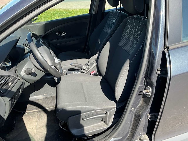 2013 renault megane stationwagen - trekhaak - airco - afbeelding 18 van  59