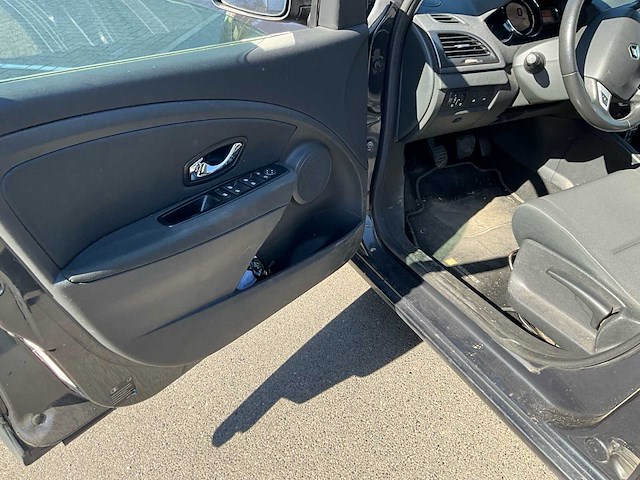 2013 renault megane stationwagen - trekhaak - airco - afbeelding 16 van  51