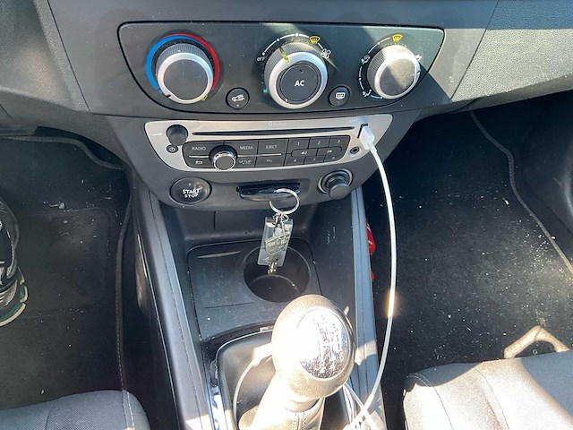 2013 renault megane stationwagen - trekhaak - airco - afbeelding 24 van  51