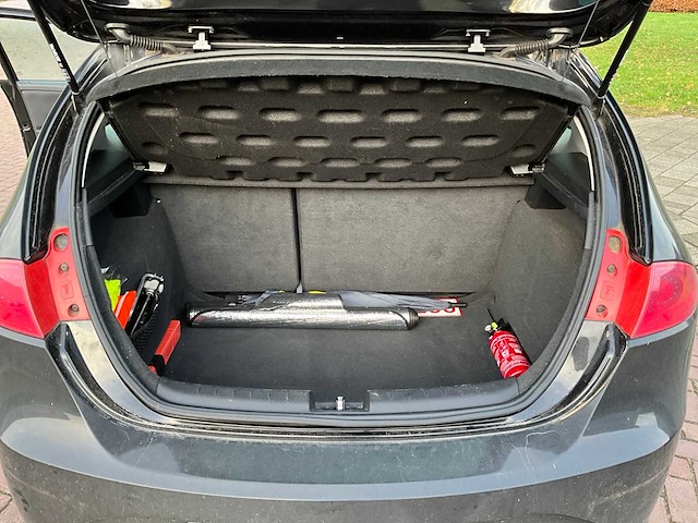 2013 seat leon 1.6 tdi personenauto - afbeelding 11 van  27