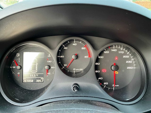 2013 seat leon 1.6 tdi personenauto - afbeelding 8 van  27