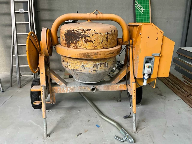 2013 silla bb-350 betonmolen - afbeelding 1 van  7