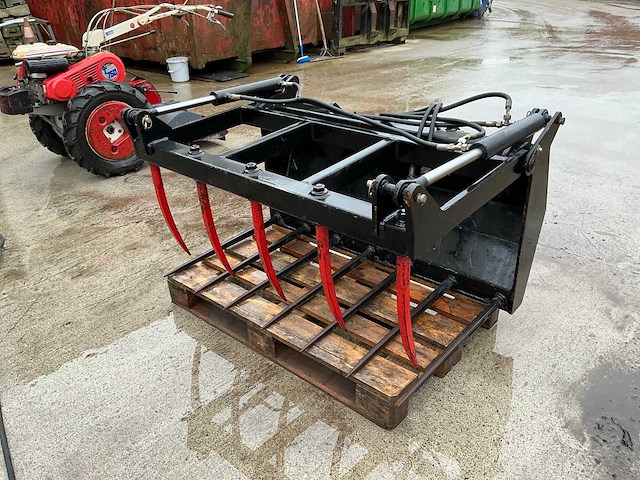 2013 tobroco mv-k2-1300 mestklauw - afbeelding 1 van  4