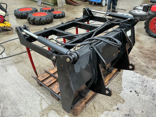 2013 tobroco mv-k2-1300 mestklauw - afbeelding 2 van  4