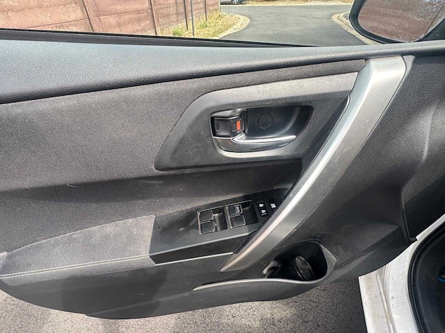 2013 toyota auris hybride personenauto - afbeelding 7 van  47