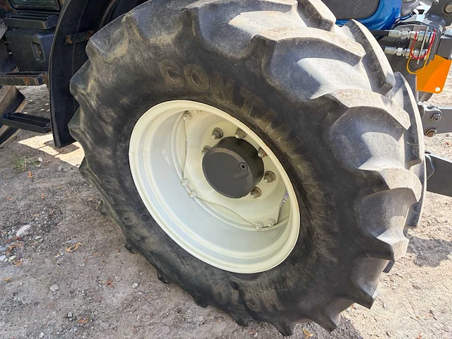2013 valtra a93 hitech agco power 33 cta vierwielaangedreven landbouwtractor - afbeelding 3 van  24