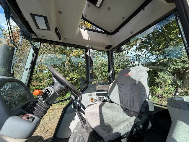 2013 valtra a93 hitech agco power 33 cta vierwielaangedreven landbouwtractor - afbeelding 8 van  24