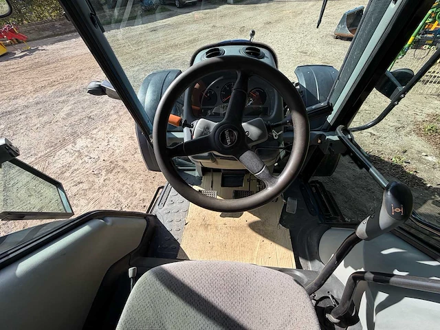 2013 valtra a93 hitech agco power 33 cta vierwielaangedreven landbouwtractor - afbeelding 9 van  24