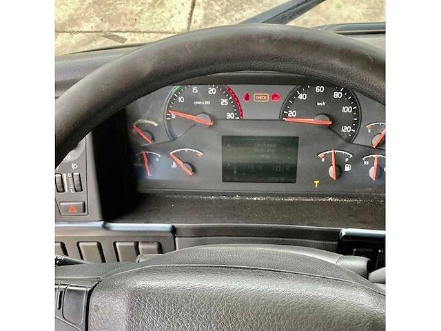 2013 volvo fh kraanwagen - vrachtwagen - afbeelding 13 van  31