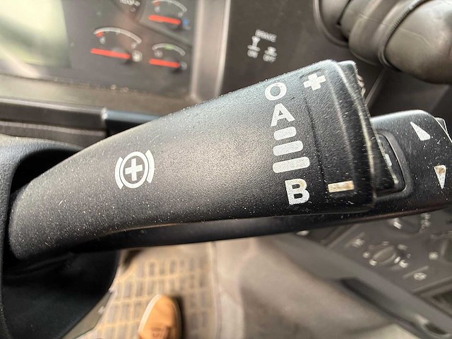 2013 volvo fh kraanwagen - vrachtwagen - afbeelding 21 van  31