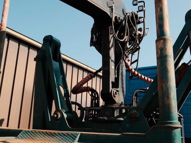 2013 volvo fmfh e5 vrachtwagen met aanhangwagen voor houttransport boomstammen bulktransport met jonsered 2190 laadkraan - afbeelding 2 van  27