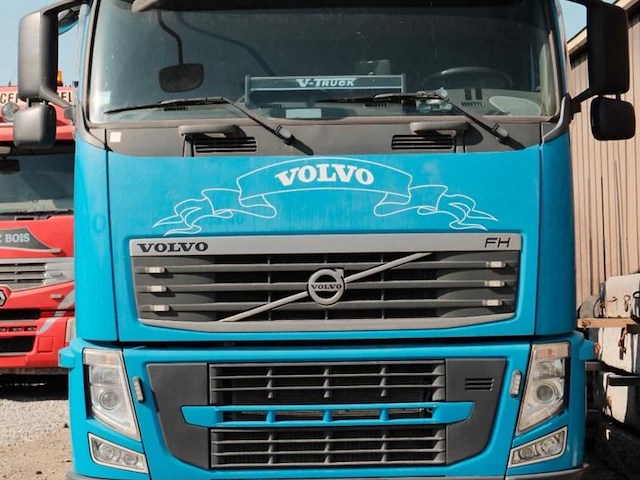 2013 volvo fmfh e5 vrachtwagen met aanhangwagen voor houttransport boomstammen bulktransport met jonsered 2190 laadkraan - afbeelding 12 van  27