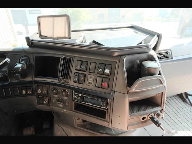 2013 volvo fmfh e5 vrachtwagen met aanhangwagen voor houttransport boomstammen bulktransport met jonsered 2190 laadkraan - afbeelding 24 van  27