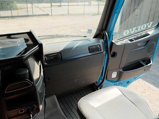 2013 volvo fmfh e5 vrachtwagen met aanhangwagen voor houttransport boomstammen bulktransport met jonsered 2190 laadkraan - afbeelding 25 van  27