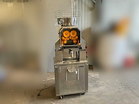 2013 zumex speed self-service automatische sinaasappelpers - functioneel - afbeelding 1 van  8