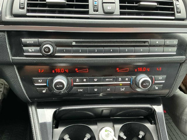 2014 bmw 520 d 5j31 personenauto - afbeelding 33 van  44