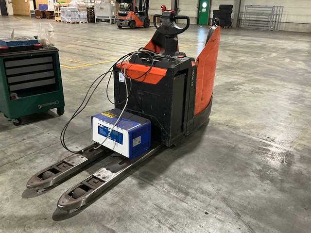 2014 bt lpe220 meerij-elektrische palletwagen - afbeelding 1 van  7