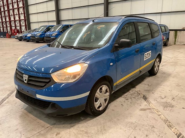 2014 dacia lodgy 7 zitplaatsen personenauto - afbeelding 1 van  28