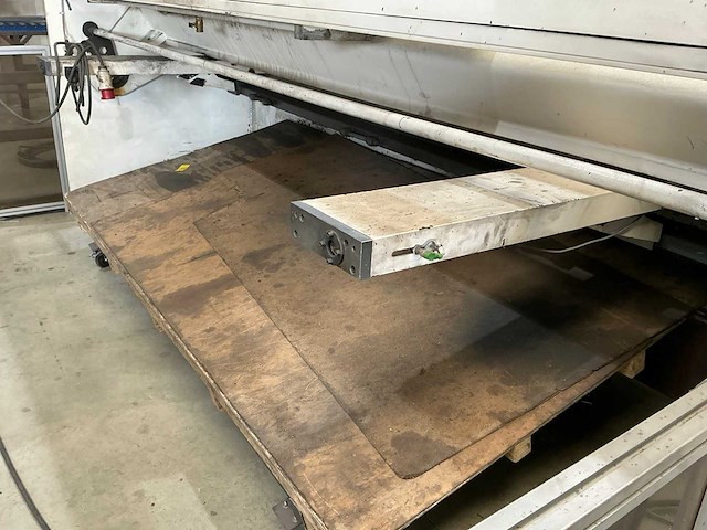 2014 deratech pac-6x4000 cnc guillotineschaar - afbeelding 9 van  10